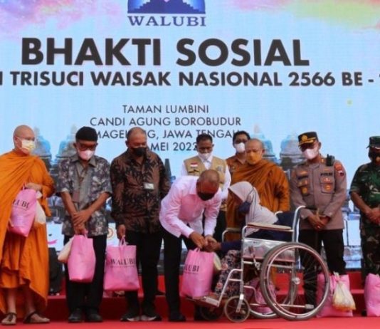 Perayaan Waisak, Umat Buddha Gelar Bakti Sosial di Sekitar Candi Borobudur