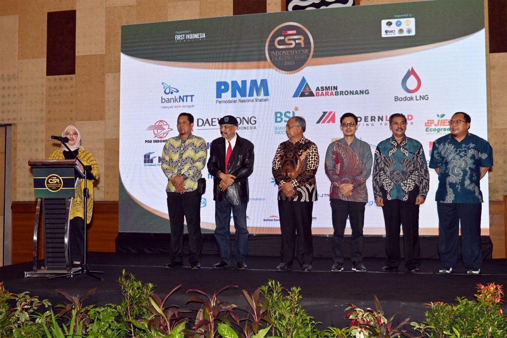 Ketua Penyelenggara bersama Dewan Juri ICEA 2023