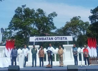 Jokowi Resmikan Jembatan Otista di Bogor