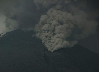 Status Gunung Lewotobi Laki-Laki Siaga IV, Penduduk Diimbau Kosongkan Desa