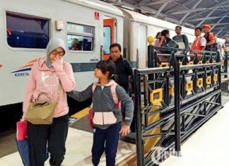 Volume Penumpang Naik 100% H-7 Lebaran, KAI Tambah Jumlah Perjalanan