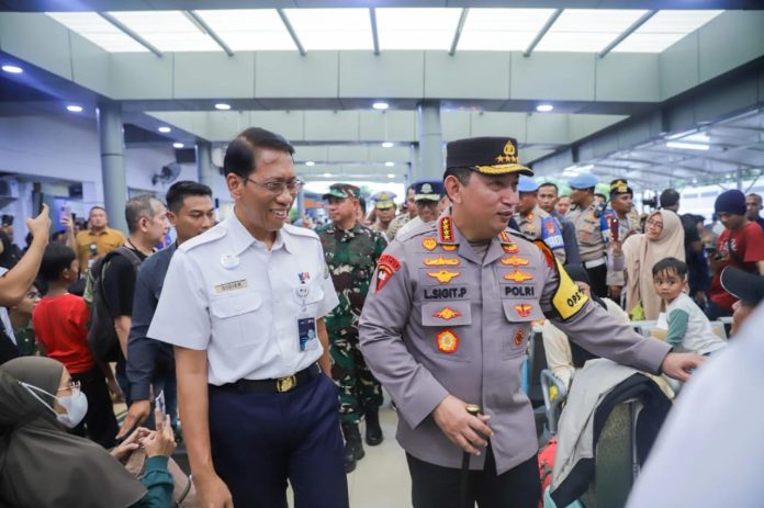 Pantau Layanan KAI, Menhub beserta Panglima TNI dan Kapolri Apresiasi Pelayanan Mudik Lebaran 2024