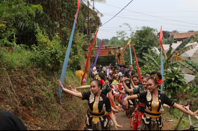 Pawai Pesta Edas