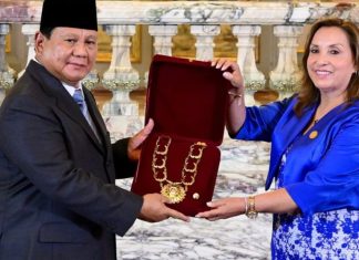 Prabowo Dianugerahi Tanda Kehormatan oleh Presiden Peru