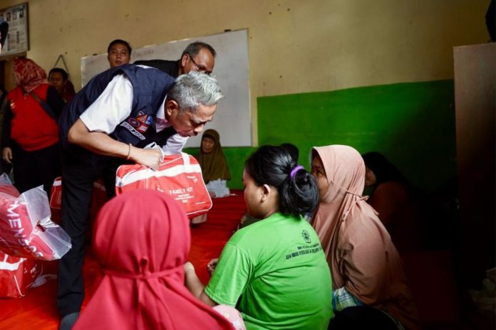Kemensos Salurkan Bantuan untuk Korban Banjir Sukabumi
