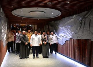 Presiden Prabowo Subianto meresmikan Terowongan Silaturahim di halaman Masjid Istiqlal, Jakarta. (Foto: BPMI Setpres)