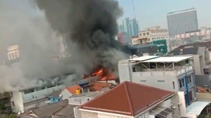 Kembali Terjadi, Kebakaran Pemukiman Padat Penduduk di Jakarta