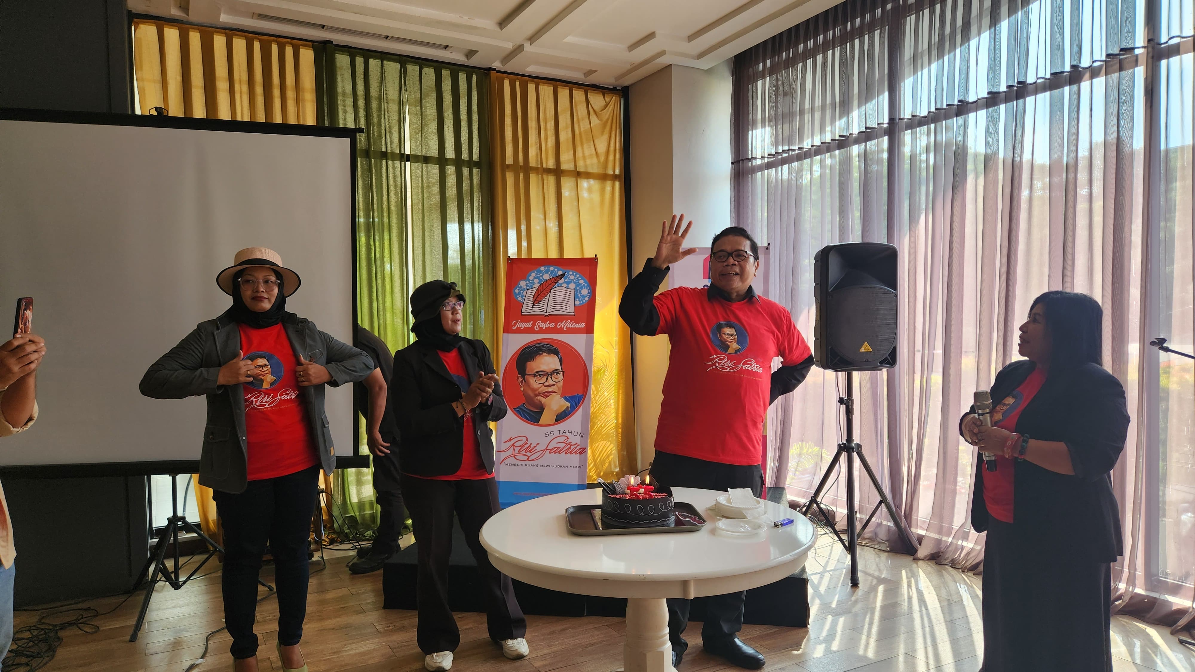 Riri Satria Rayakan 55 Tahun: Momen Syukuran dan Literasi bersama Jagat Sastra Milenia