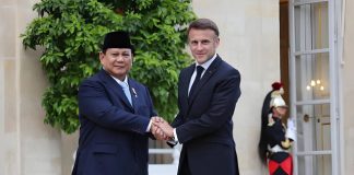 Pertemuan Hangat Presiden Prabowo dan Presiden Macron di Istana Negara