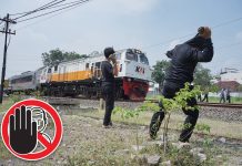 Kasus pelemparan batu ke Kereta