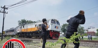 Kasus pelemparan batu ke Kereta