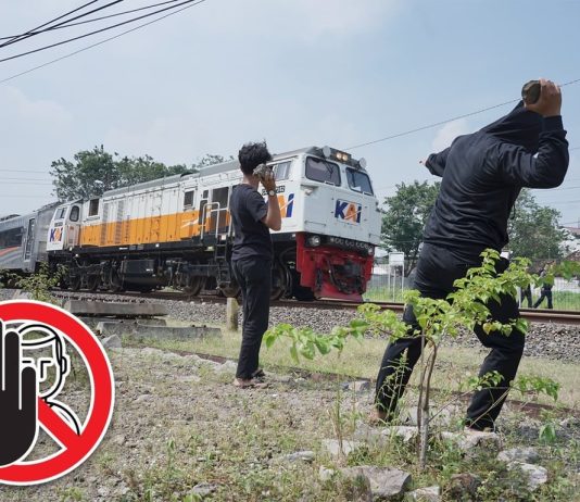 Kasus pelemparan batu ke Kereta
