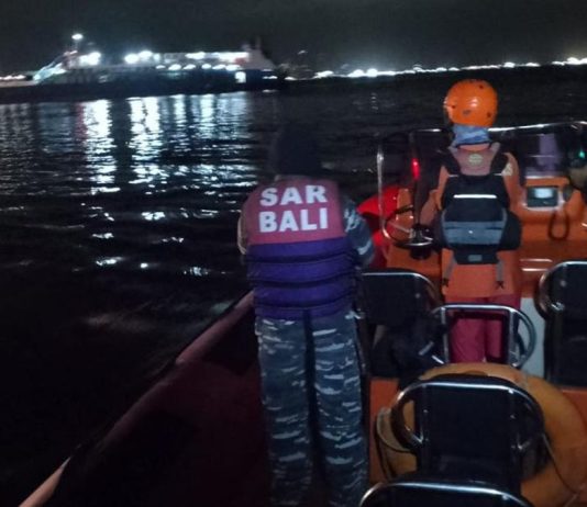 pencarian penumpang KMPTunu Pratama Jaya tenggelam di Selat Bali