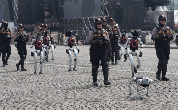 Robot Anjing Pelacak Canggih Dipamerkan Polri di Hadapan Presiden Prabowo