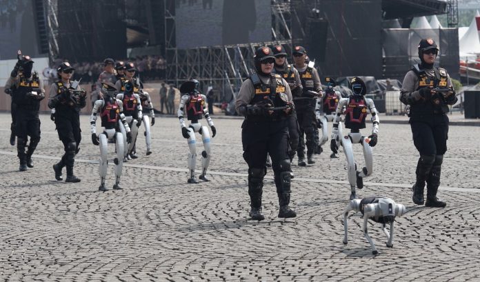 Robot Anjing Pelacak Canggih Dipamerkan Polri di Hadapan Presiden Prabowo