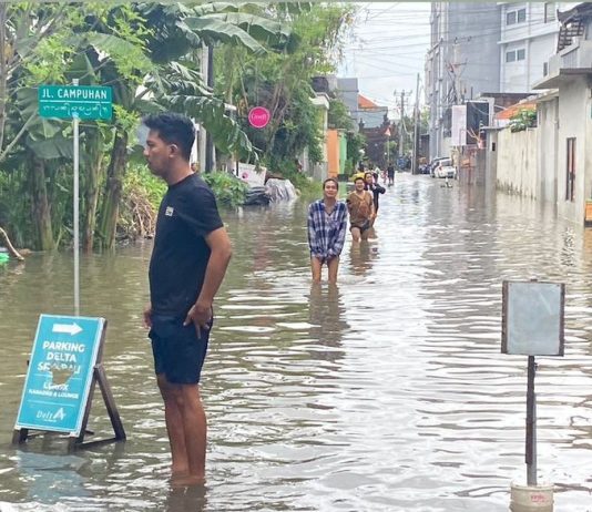 Banjir Landa Denpasar Barat, Rumah Terendam dan Jalanan Lumpuh
