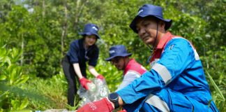 Ratusan Relawan Angkat 637 Kg Sampah, PT KPB Dorong Kolaborasi dengan Pemerintah dan Masyarakat Jaga Biodiversitas Pesisir