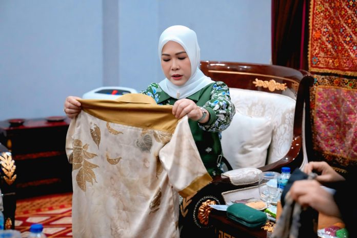 WhatsApp Image 2025-09-12 at 11.31.54 Kenalkan Produk Mitra Binaan, Ketua TP PKK Sumatera Selatan Apresiasi Dukungan Kilang Pertamina Plaju Pada UMKM Lokal