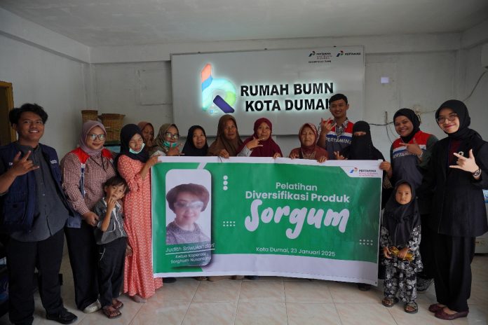 Dukung Petani Ciptakan Inovasi Pangan Sehat dan Kemandirian Ekonomi Masyarakat, Kilang Pertamina Dumai Lakukan Pelatihan Diversifikasi Produk Sorgum