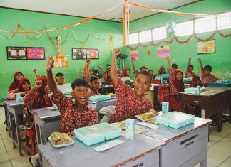 PWP Kilang Cilacap Ciptakan Senyum Manis Siswa-siswi Lewat Program Makan Bergizi Gratis