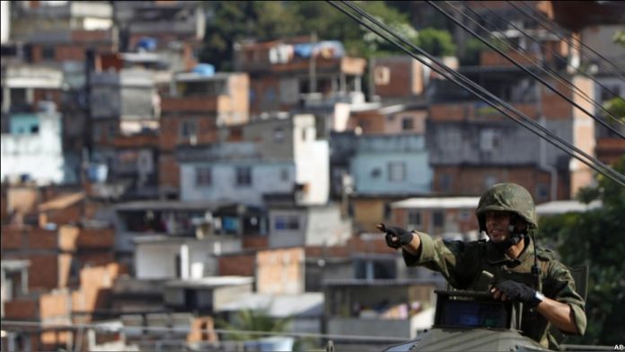 101128152339_brazil2_926x521_ap Operasi Brutal di Rio de Janeiro, 132 Anggota Geng Red Command Tewas Diburu Aparat Brasil