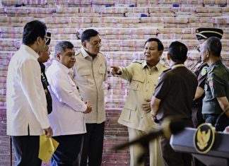 Presiden Prabowo Saksikan Penyerahan Uang Rp13,25 Triliun dari Kasus Korupsi Ekspor CPO Presiden Prabowo Saksikan Penyerahan Uang Rp13,25 Triliun dari Kasus Korupsi Ekspor CPO