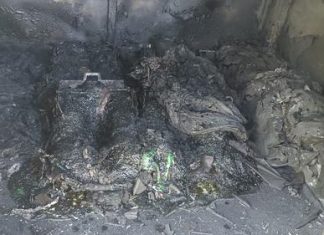 Mobil Boks Bawa Uang Tunai Rp4,6 Miliar Milik Bank Plat Merah Terbakar di Polewali Mandar Mobil Boks Bawa Uang Tunai Rp4,6 Miliar Milik Bank Plat Merah Terbakar di Polewali Mandar