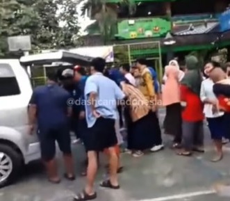 WhatsApp Image 2025-12-11 at 10.26.34 Mobil Program MBG Tabrak Siswa SDN Kalibaru 01, Lingkungan Sekolah Sempat Panik